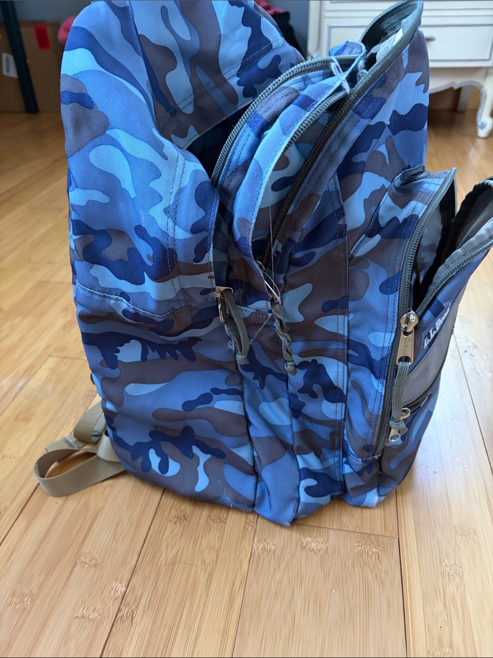 L.L. Bean Deluxe Backpack - Picture 3 of 10